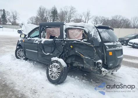 2015 Chrysler Town & Country Touring-L z USA, uszkodzony, nr VIN 2C4RC1CG6FR662628